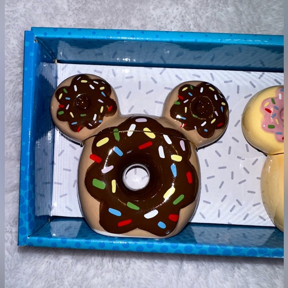 NWT Disney Salt & Pepper Shaker Set - Picture 3 of 5